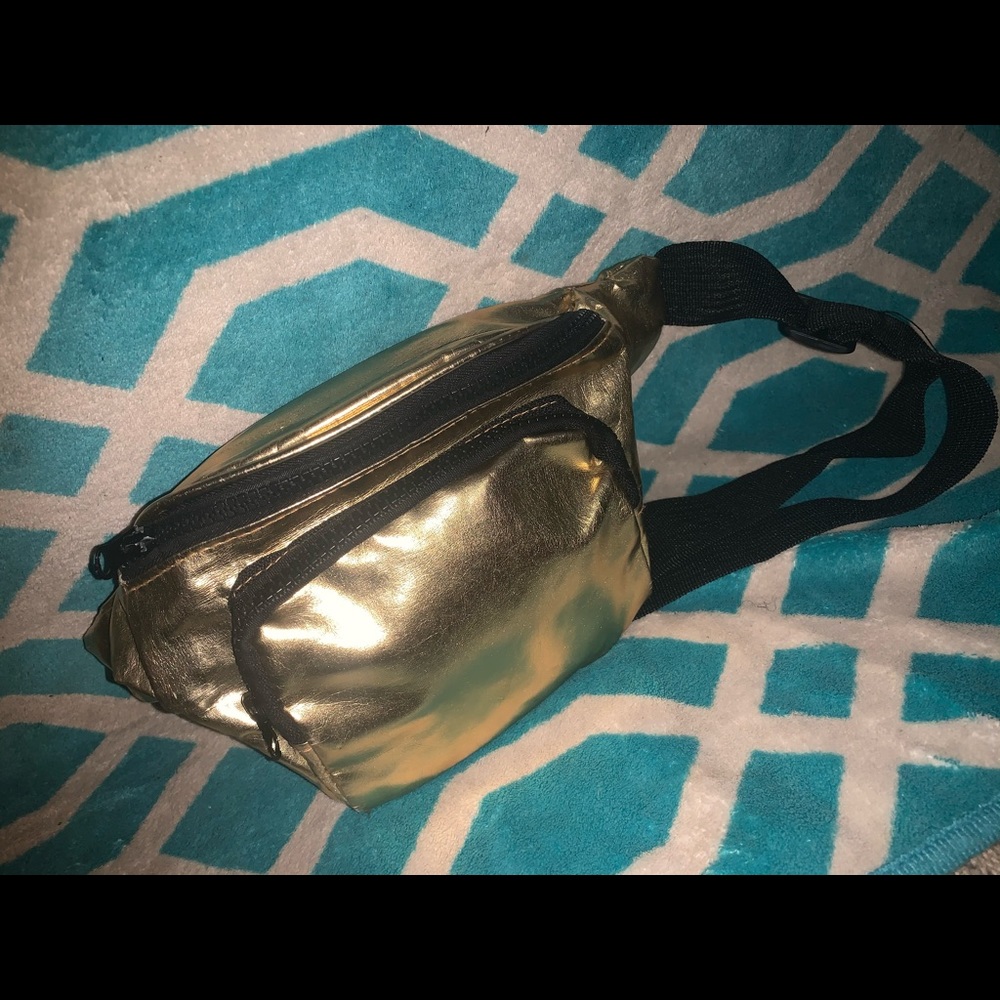 SALE‼️Gold Fanny Pack with Black Adjustable Straps